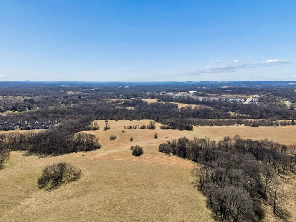 0 Tom J Hitch Columbia, TN 38401