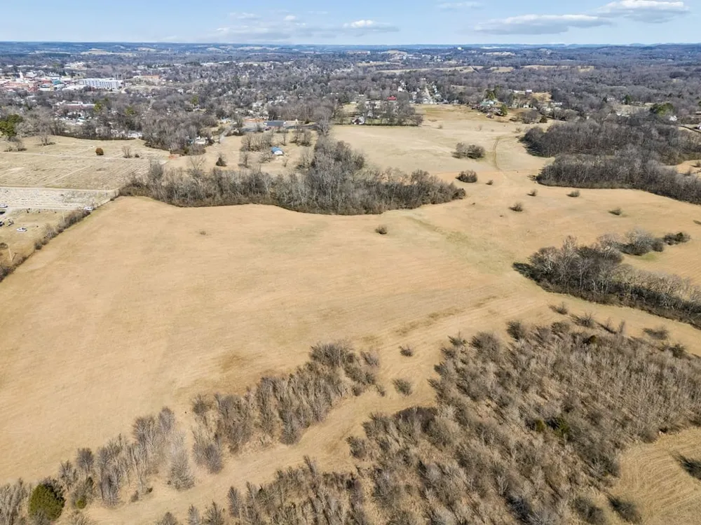 0 Tom J Hitch Columbia, TN 38401