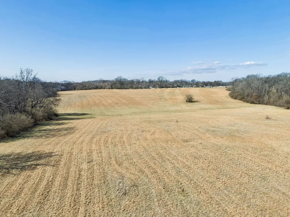 0 Tom J Hitch Columbia, TN 38401