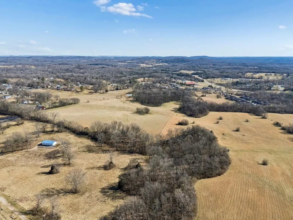 0 Tom J Hitch Columbia, TN 38401