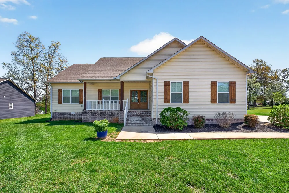 750 Honeysuckle Ln Sparta, TN 38583