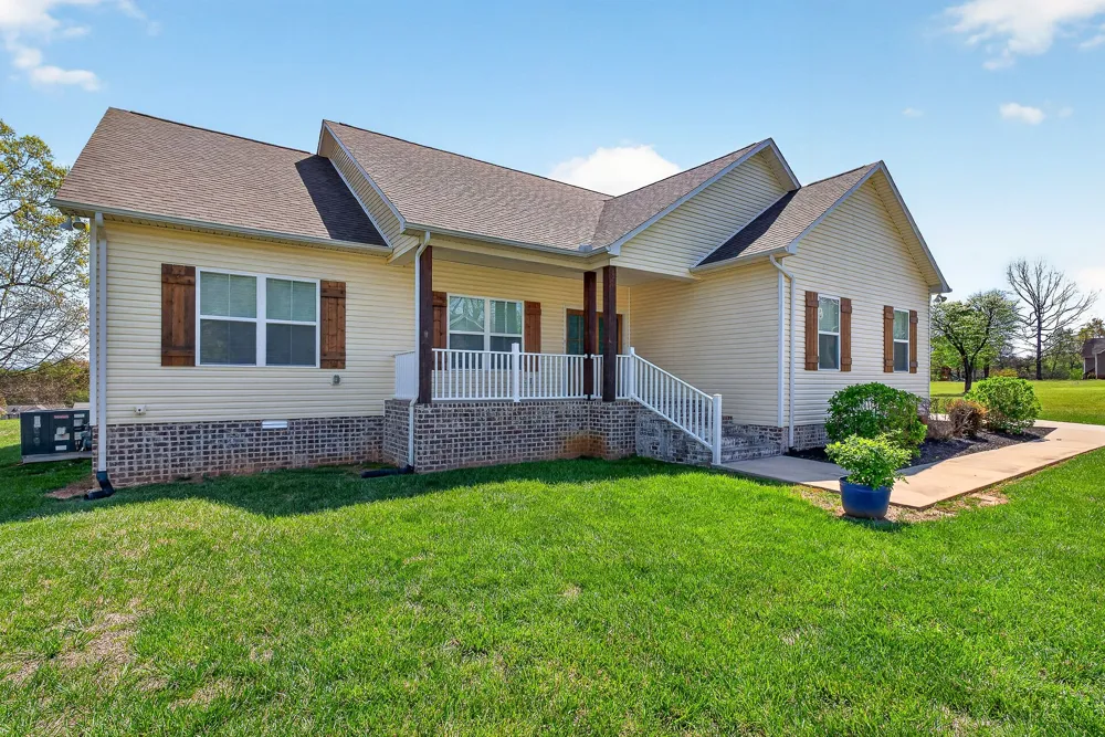 750 Honeysuckle Ln Sparta, TN 38583