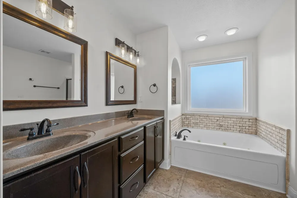 3734 Tradewinds Ter Clarksville, TN 37040