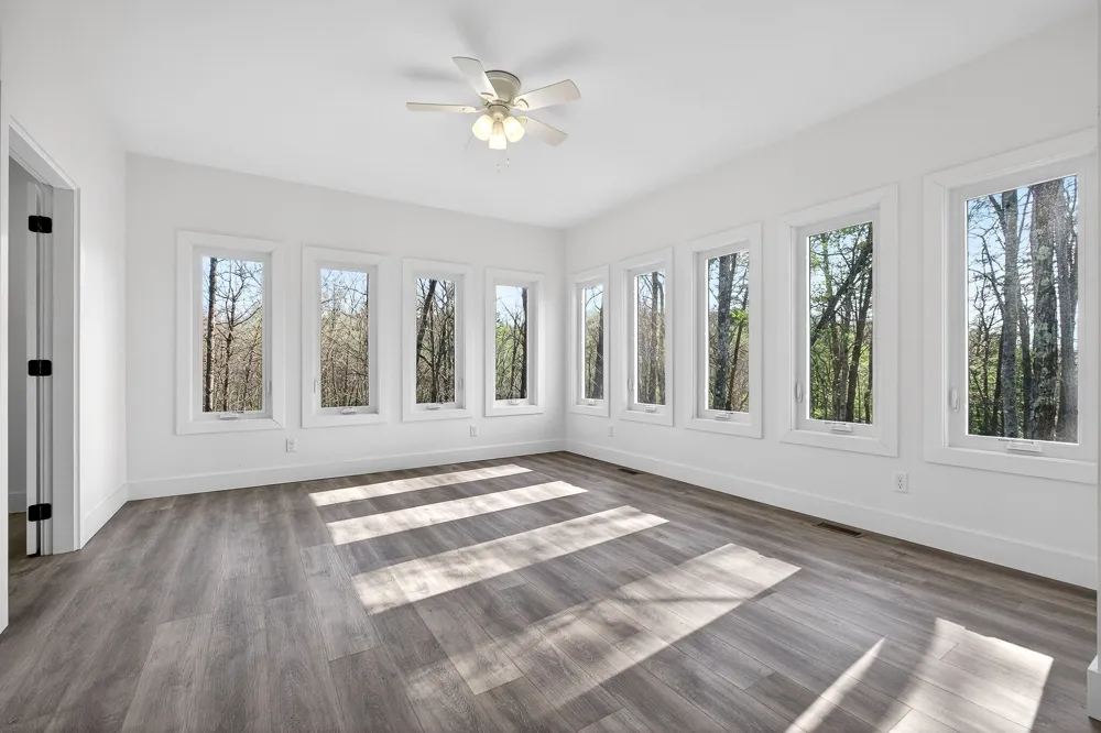 31 Reeves Pl Monterey, TN 38574