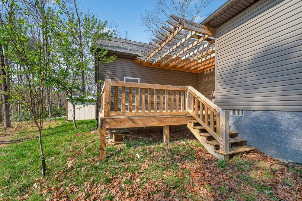 31 Reeves Pl Monterey, TN 38574