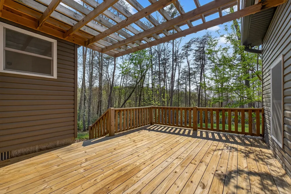 31 Reeves Pl Monterey, TN 38574