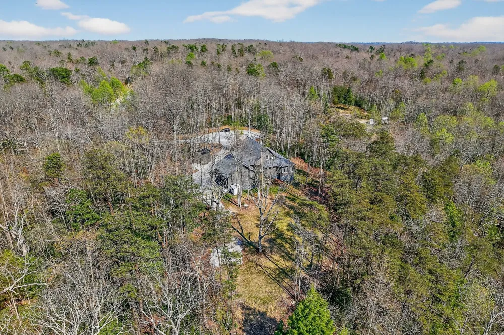 31 Reeves Pl Monterey, TN 38574