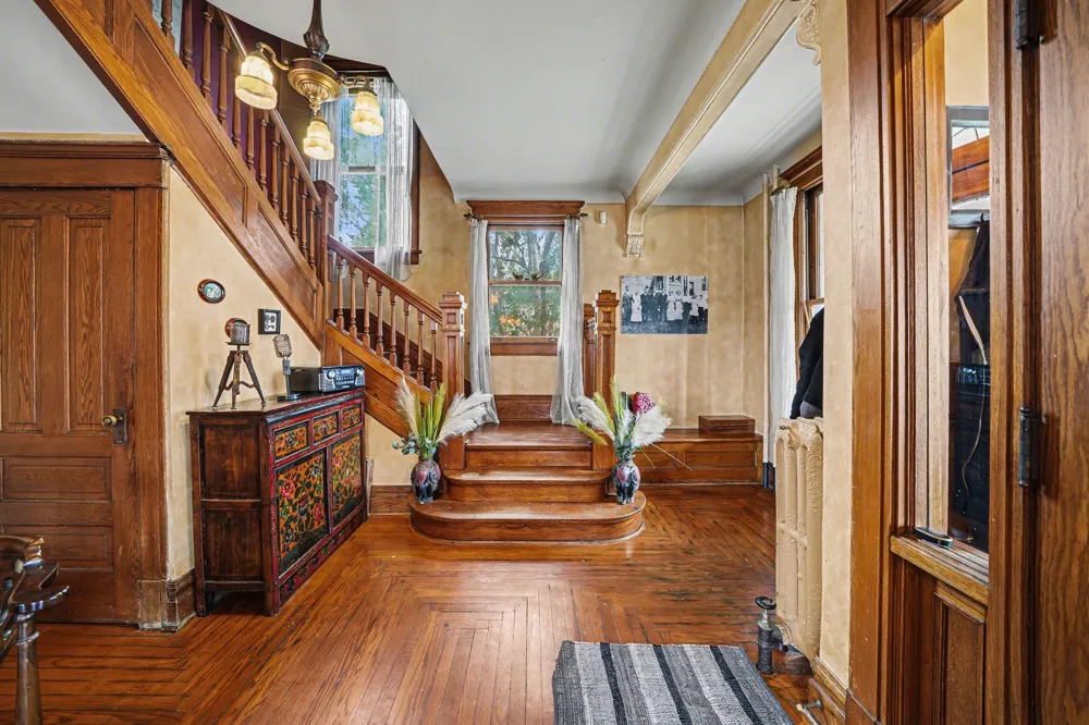 616 C STREET La Porte, IN 46350