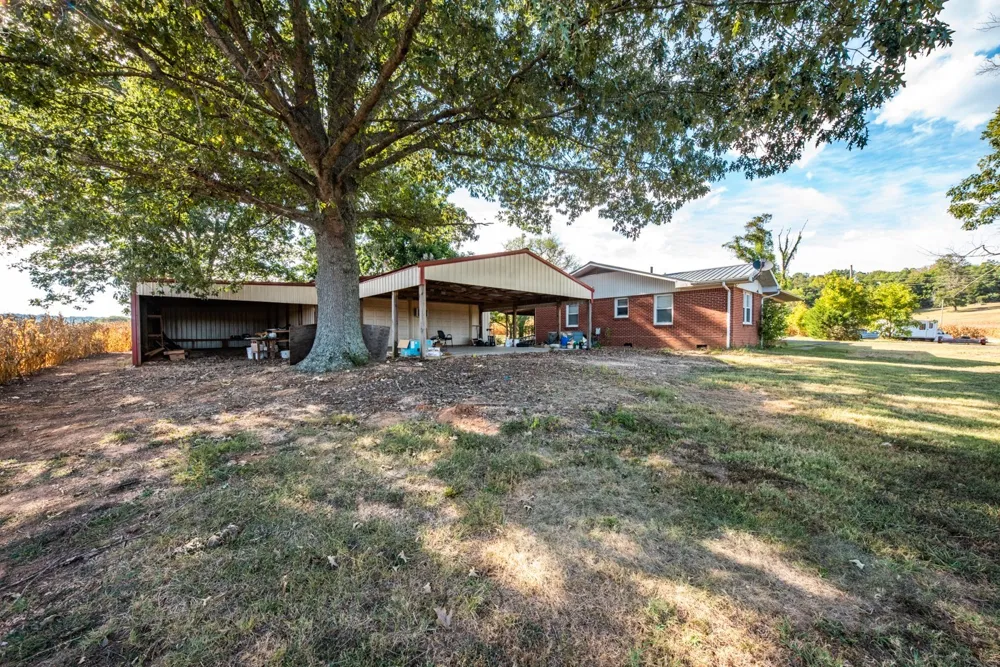 1318 Vise Loop Decaturville, TN 38329
