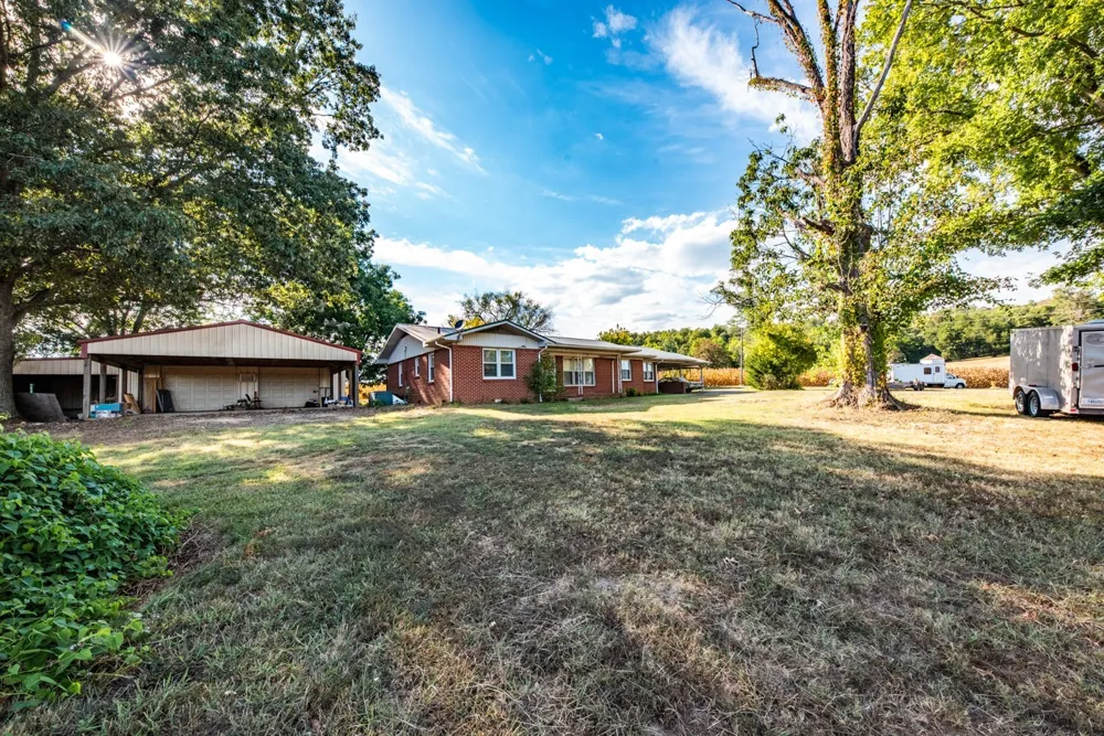 1318 Vise Loop Decaturville, TN 38329