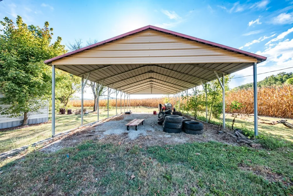 1318 Vise Loop Decaturville, TN 38329