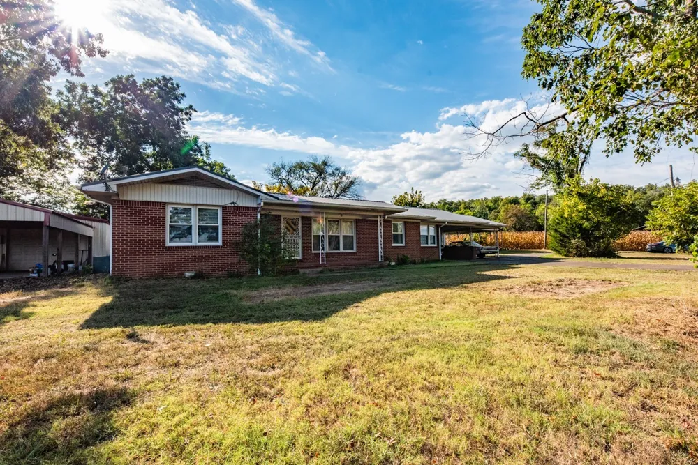 1318 Vise Loop Decaturville, TN 38329