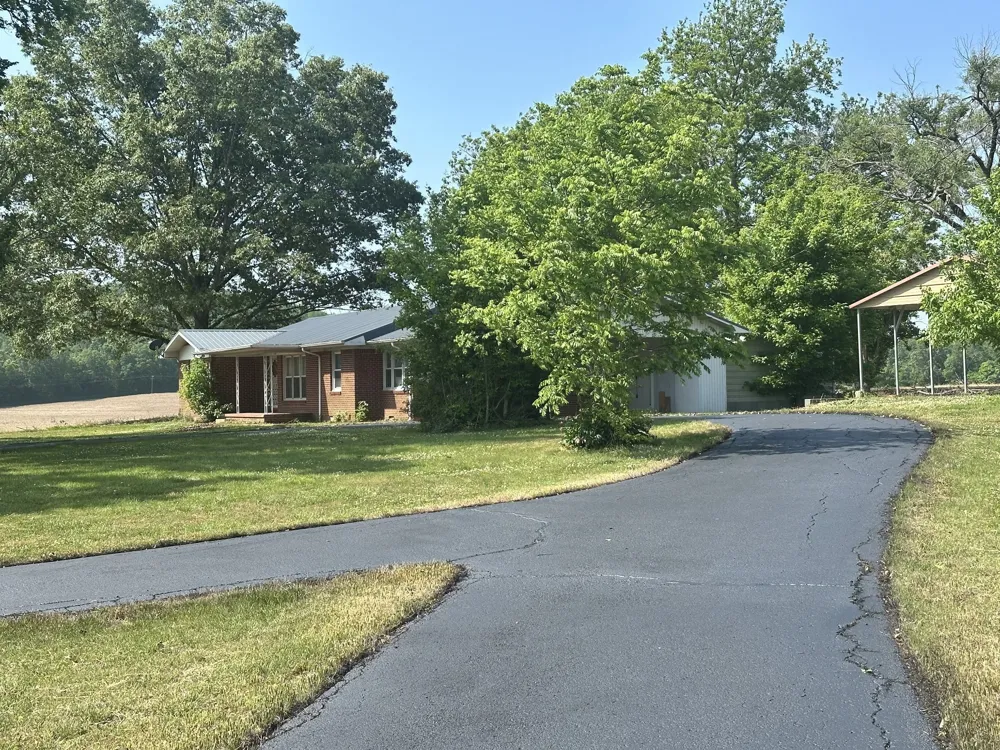 1318 Vise Loop Decaturville, TN 38329