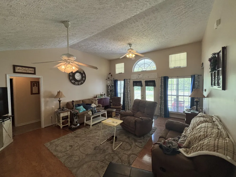 206 Dreaden St Waverly, TN 37185
