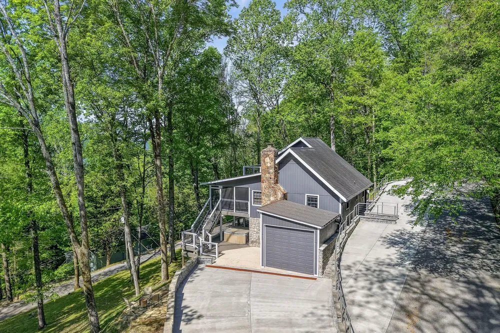 1097 Floating Mill Village Road Silver Point, TN 38582