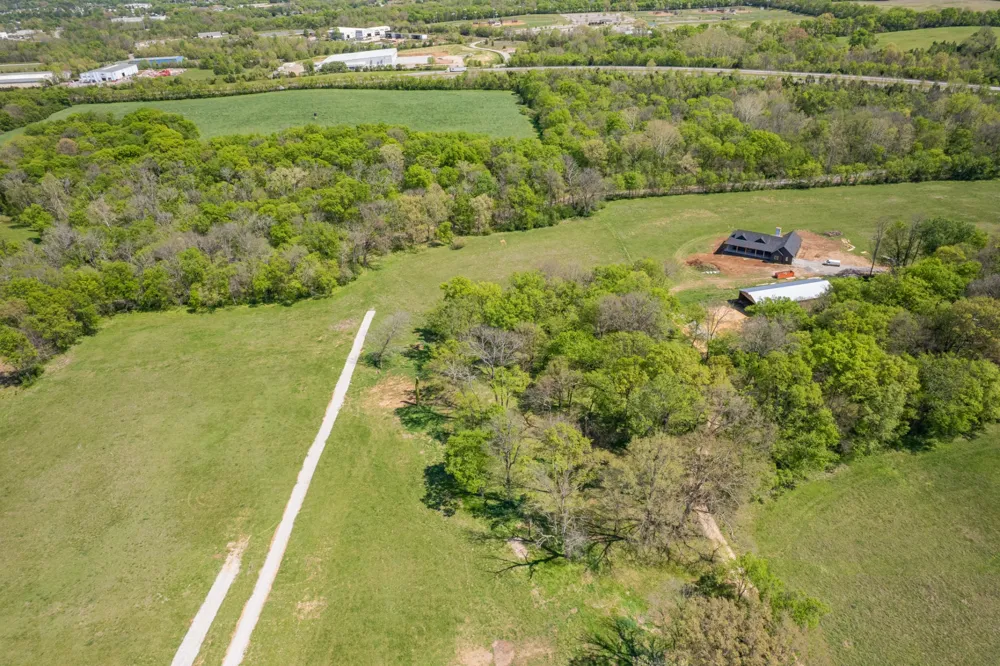 4 Old Zion Rd Columbia, TN 38401