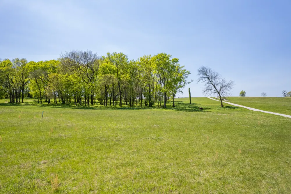 4 Old Zion Rd Columbia, TN 38401