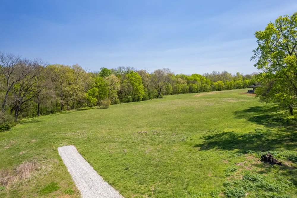 4 Old Zion Rd Columbia, TN 38401