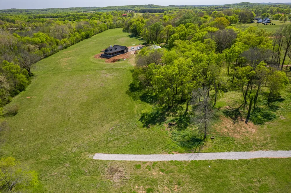 4 Old Zion Rd Columbia, TN 38401