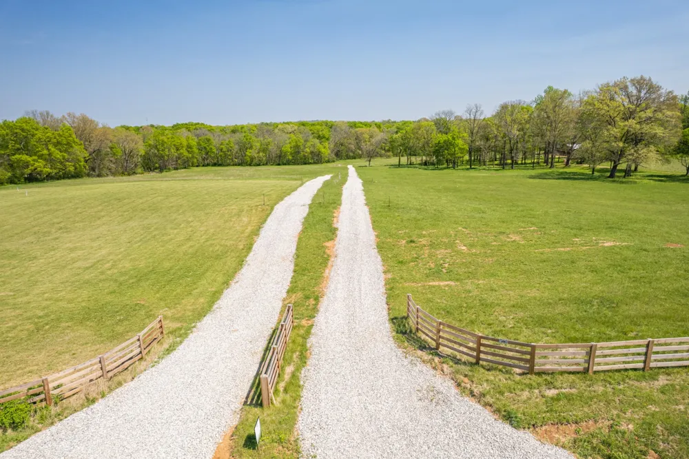 4 Old Zion Rd Columbia, TN 38401