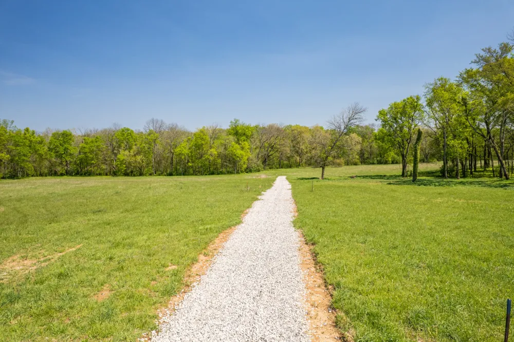 4 Old Zion Rd Columbia, TN 38401