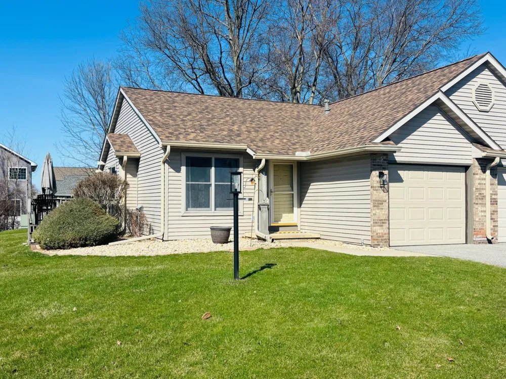 3612 Creekside Drive Valparaiso, IN 46383