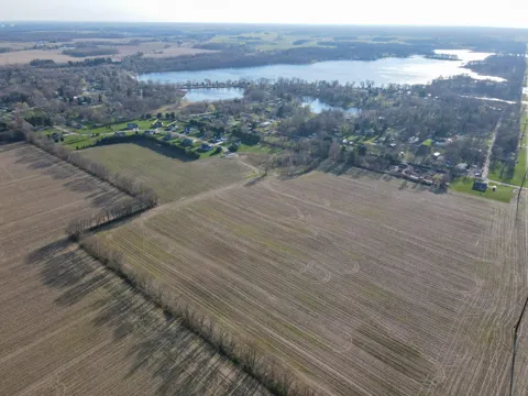 Approx 32 Acres 850 E