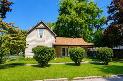 207 W Lake Street