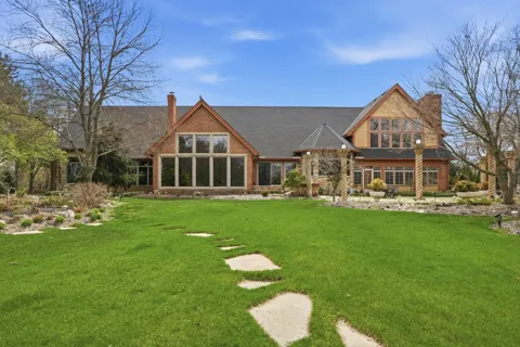 8315 Meadow Lane