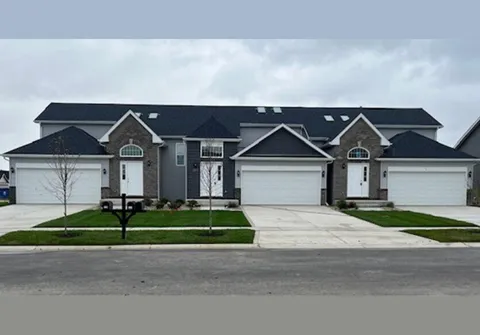 3029 W 82nd Place