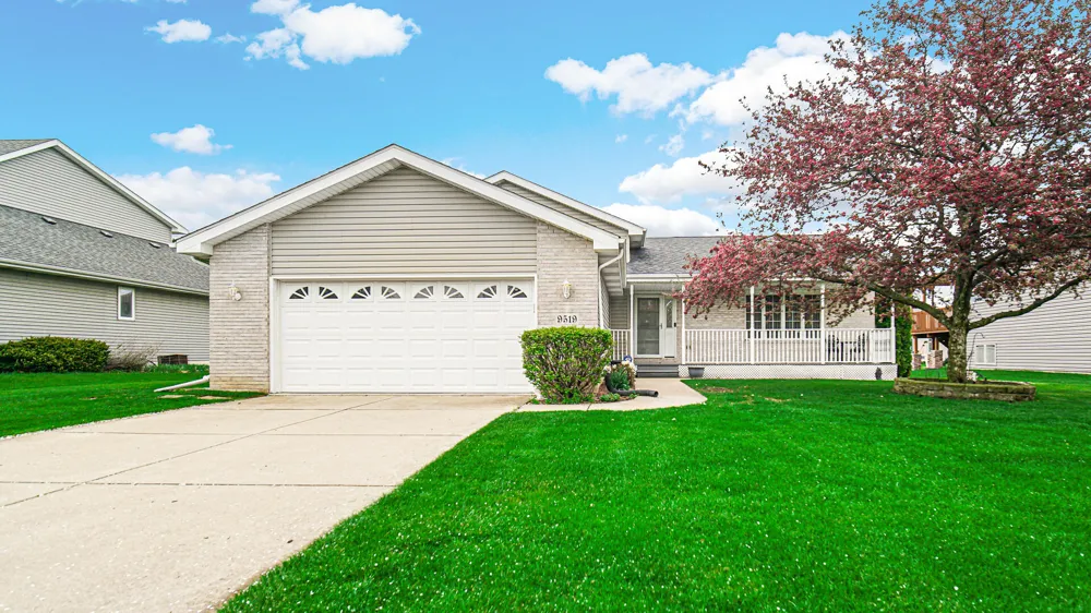 9519 Henry Street Dyer, IN 46311
