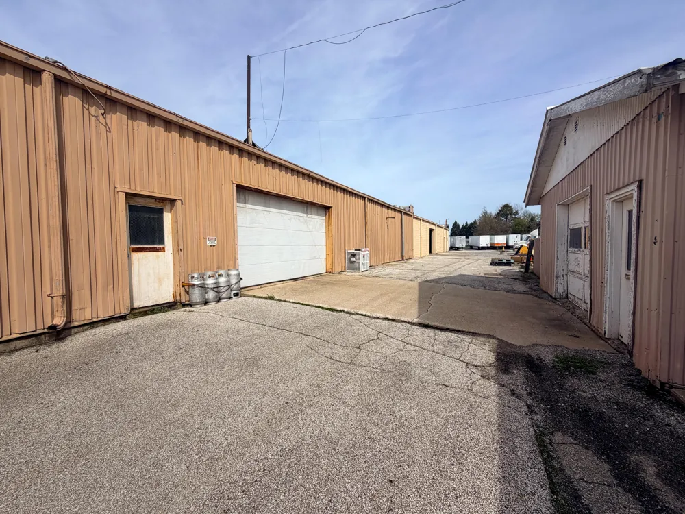 1157 E 150 La Porte, IN 46350