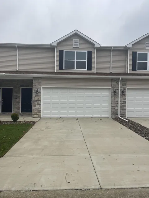 935 Paula Court