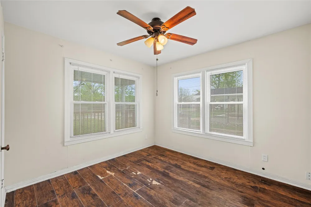 405 College Street Weimar, TX 78962