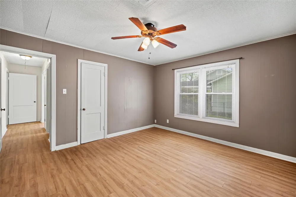 405 College Street Weimar, TX 78962