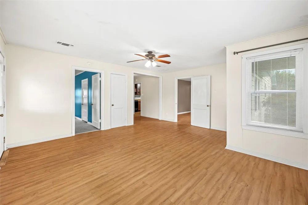 405 College Street Weimar, TX 78962