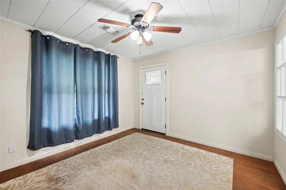405 College Street Weimar, TX 78962