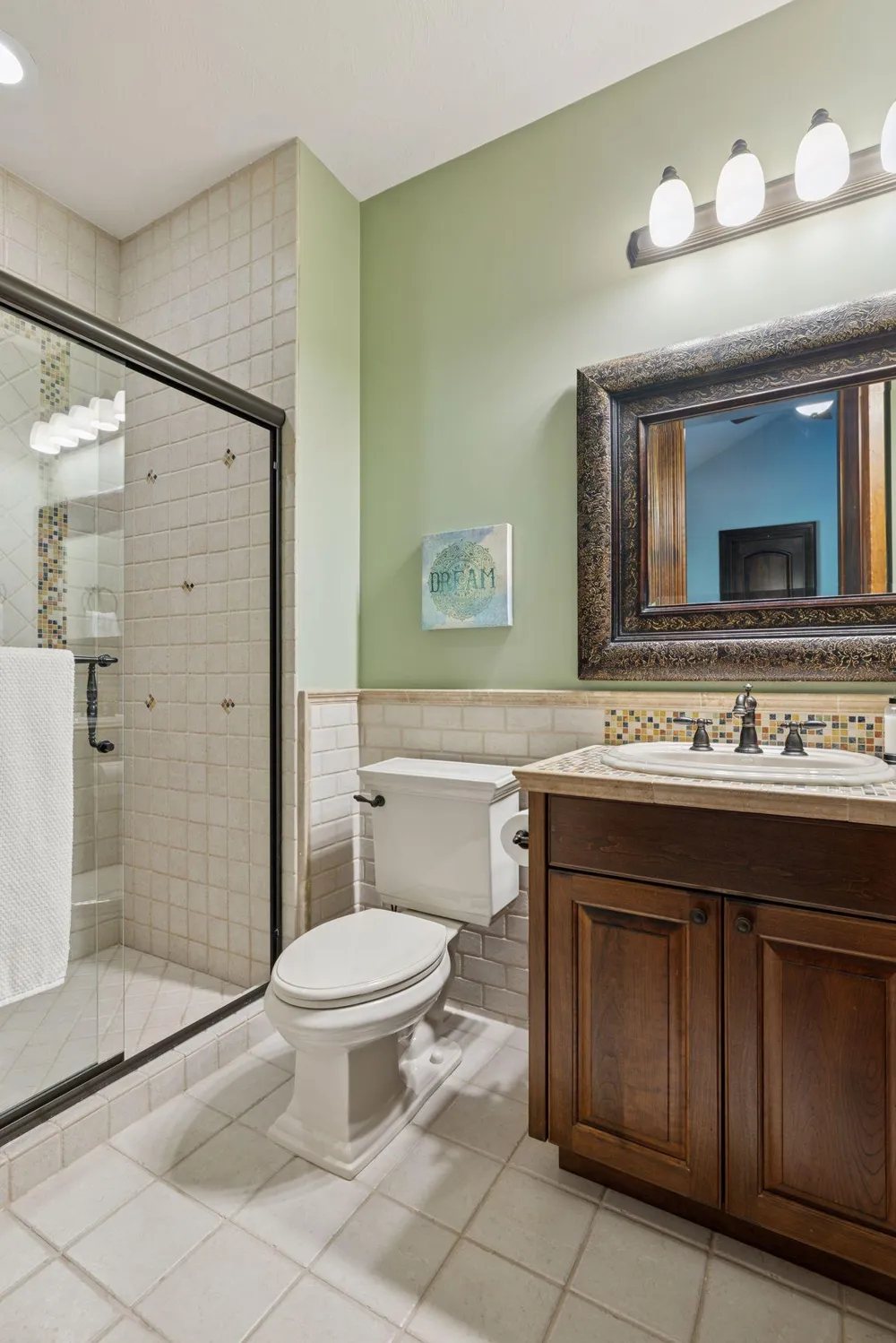 614 Hidden Creek Trail Mendota Heights, MN 55118