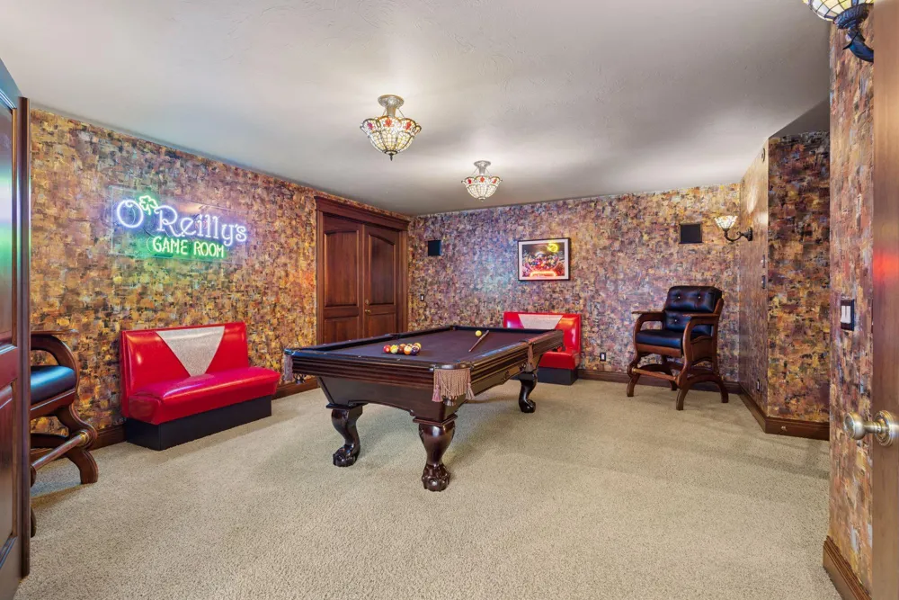 614 Hidden Creek Trail Mendota Heights, MN 55118