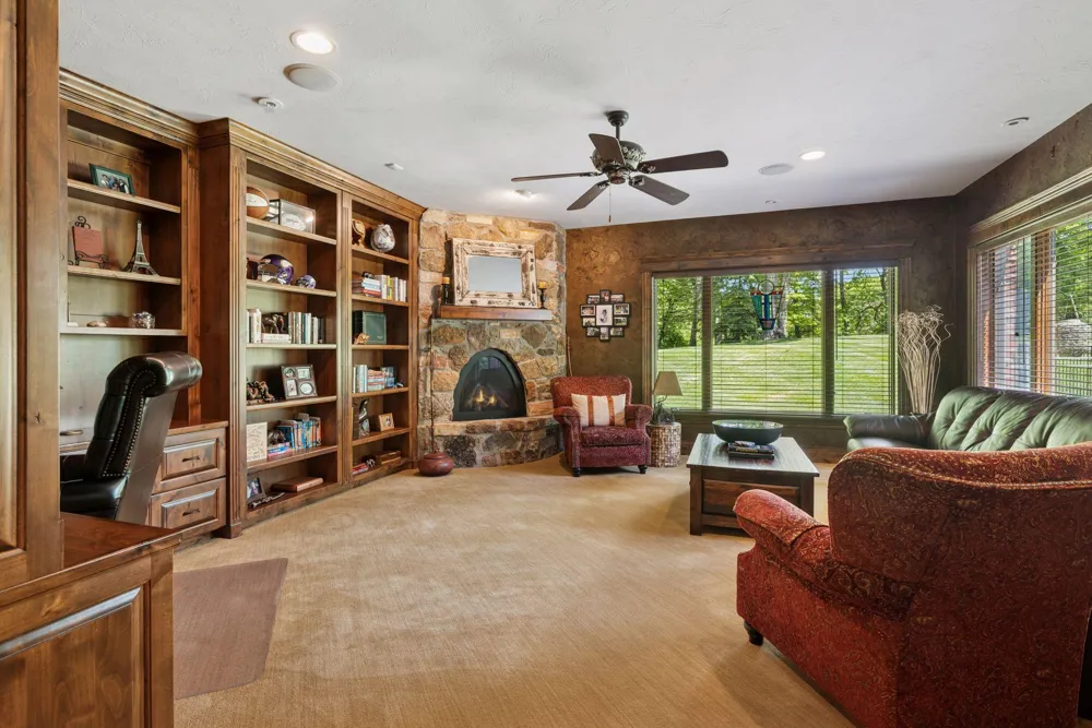 614 Hidden Creek Trail Mendota Heights, MN 55118