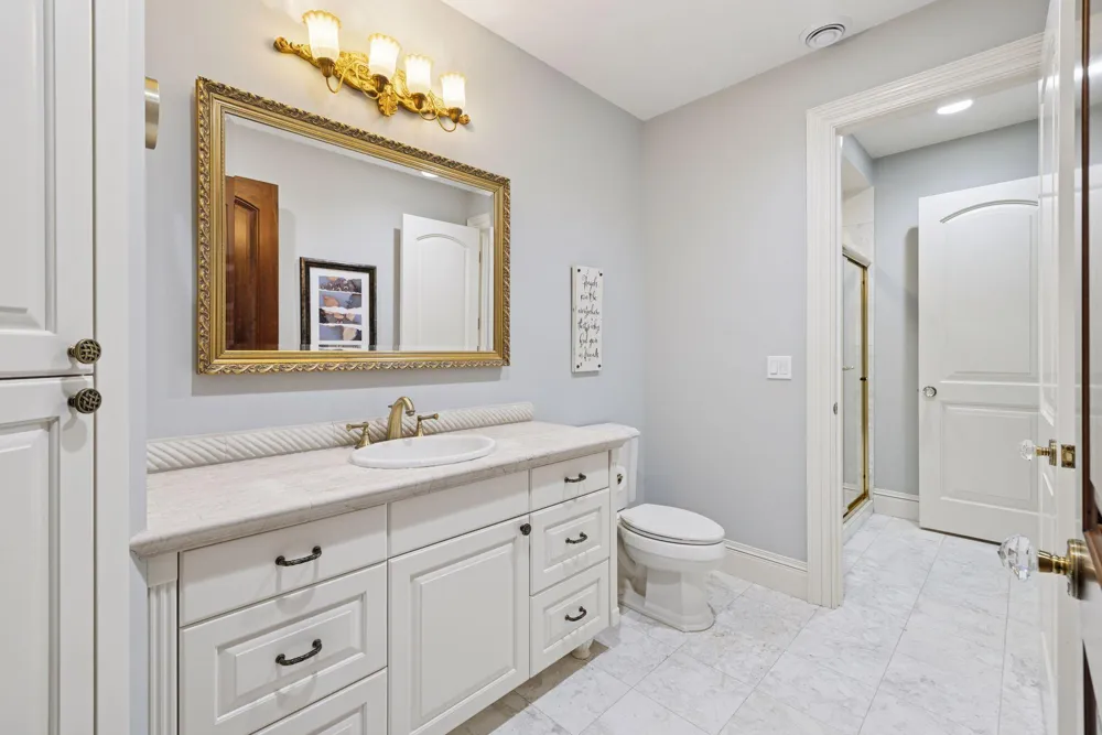 614 Hidden Creek Trail Mendota Heights, MN 55118