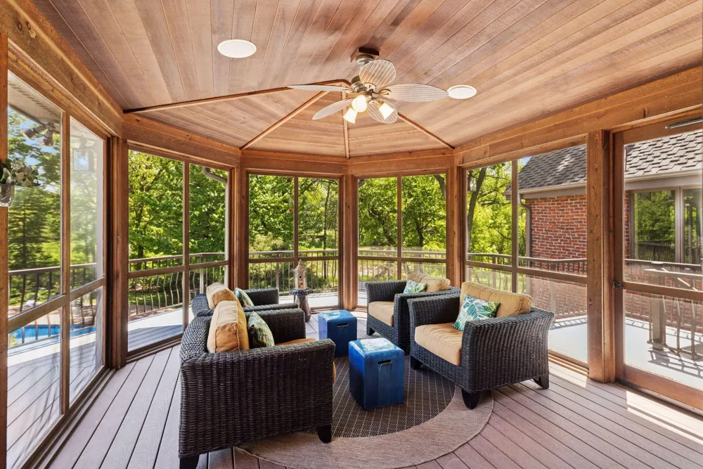 614 Hidden Creek Trail Mendota Heights, MN 55118