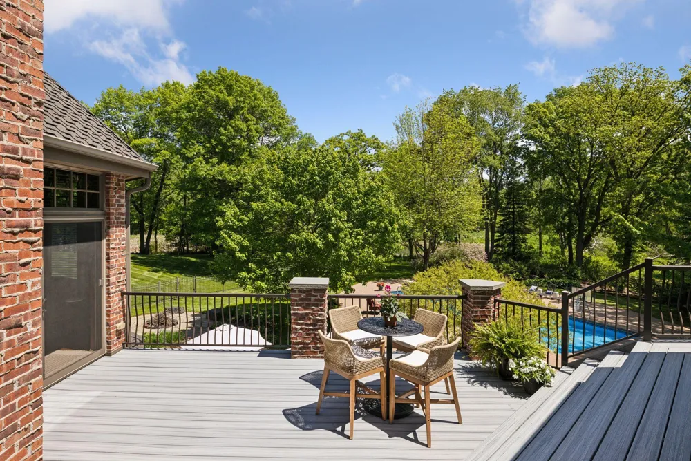 614 Hidden Creek Trail Mendota Heights, MN 55118