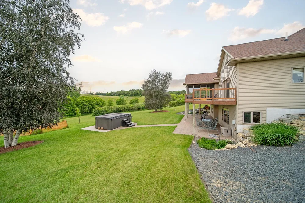 62997 430th Avenue Mazeppa, MN 55956