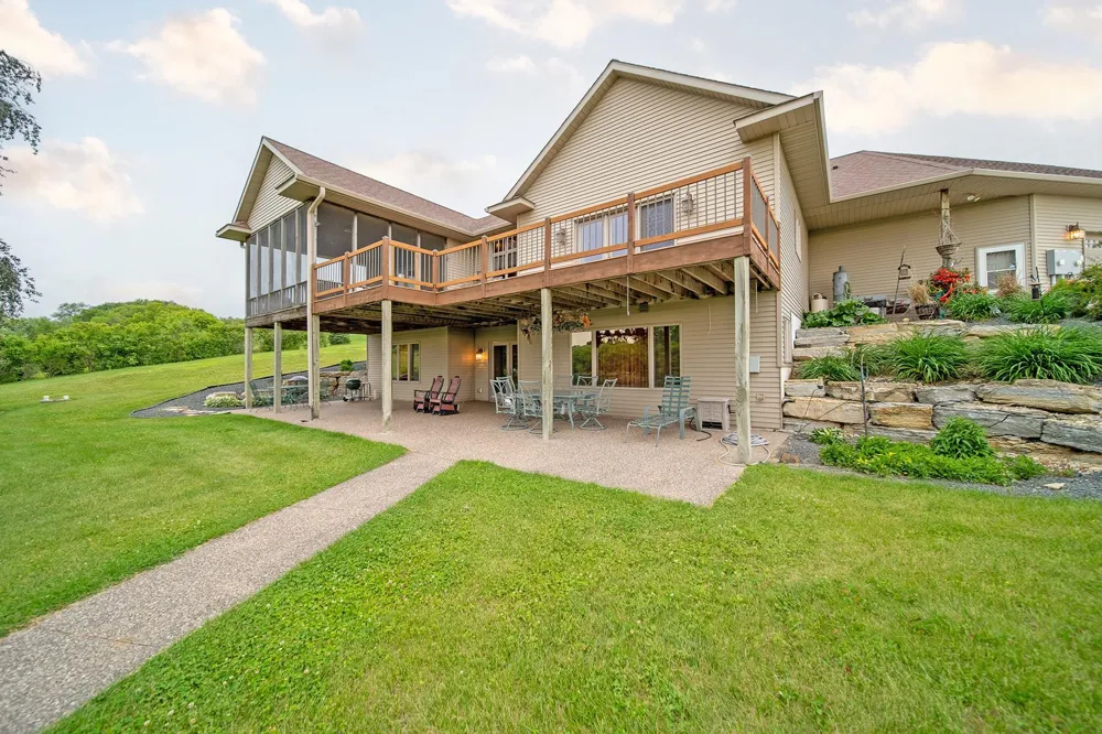 62997 430th Avenue Mazeppa, MN 55956