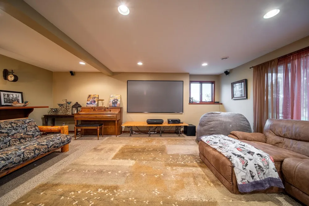 62997 430th Avenue Mazeppa, MN 55956