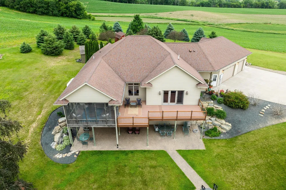62997 430th Avenue Mazeppa, MN 55956