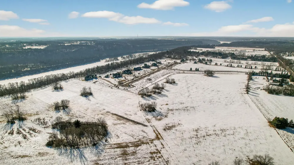 XX5 Quinlan Avenue Stillwater, MN 55082