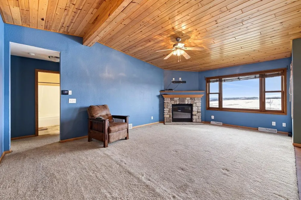 W1660 Maplewood Lane Alma, WI 54610