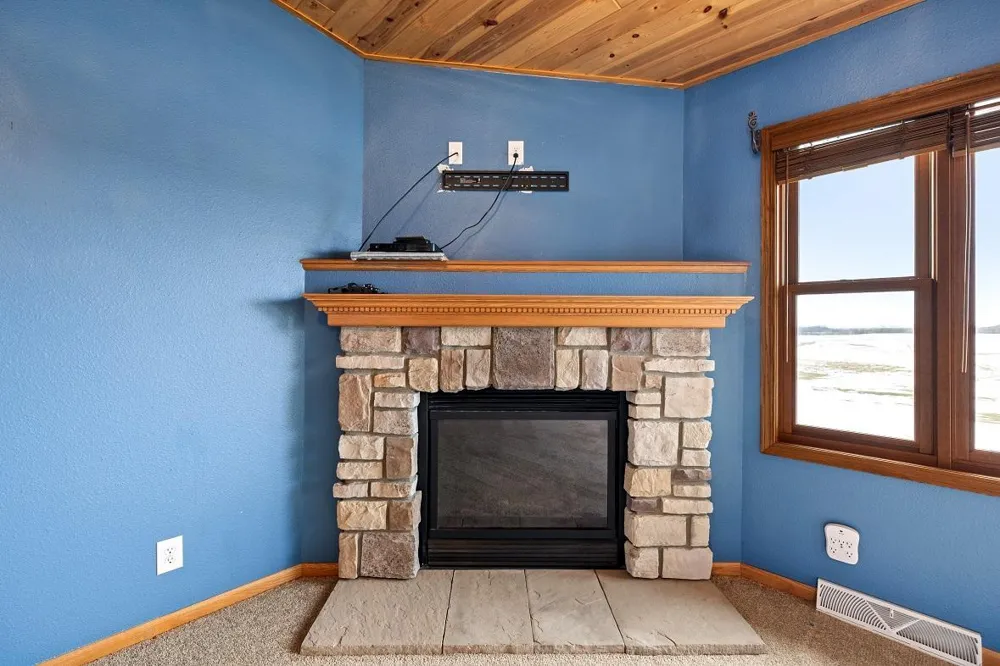 W1660 Maplewood Lane Alma, WI 54610